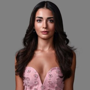 Актёр Озге Ягыз